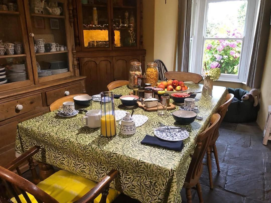 Ynyswen Bed & Breakfast Nantgaredig Ngoại thất bức ảnh
